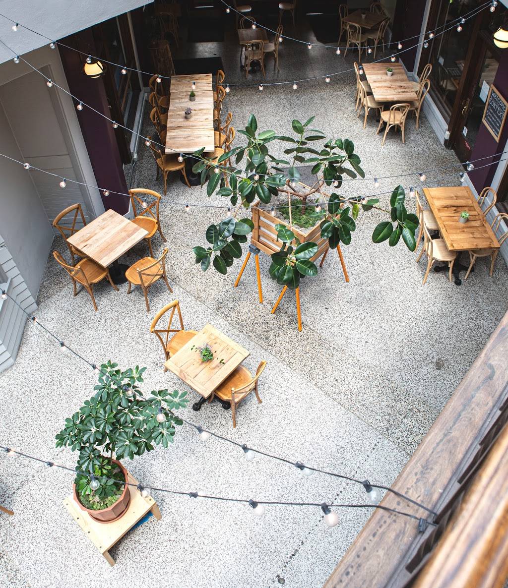 Settle Down Tavern | restaurant | 117 S Pinckney St, Madison, WI 53703, USA | 6084426335 OR +1 608-442-6335