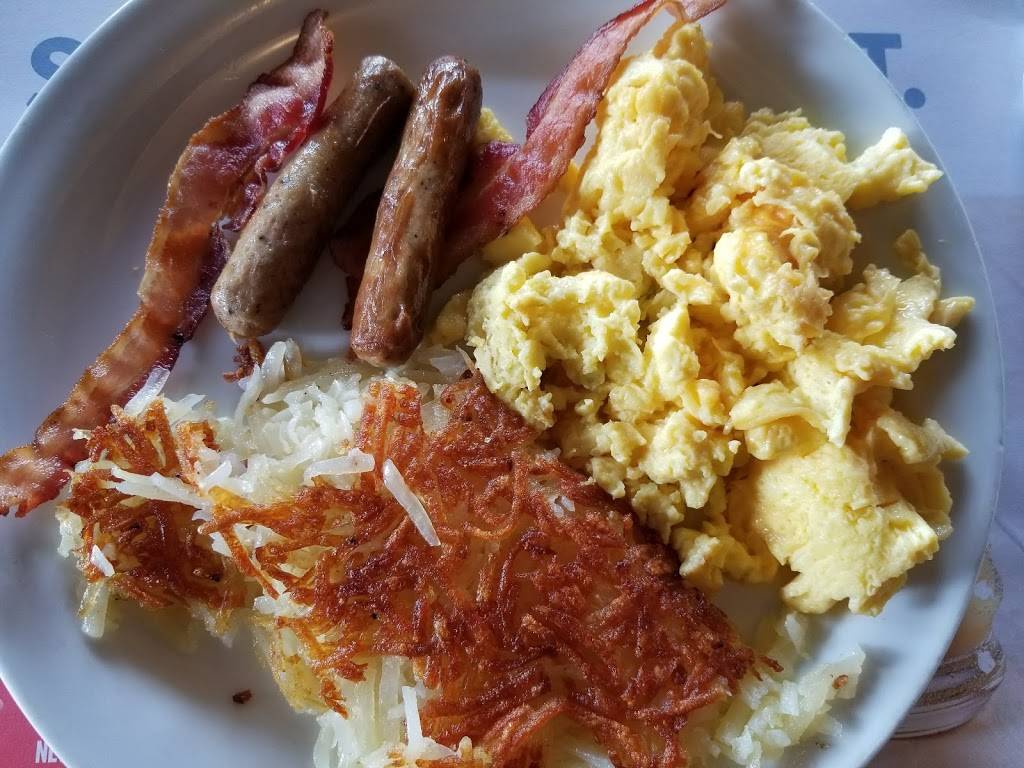 Dennys | restaurant | 8503 SW 40th St, Miami, FL 33155, USA | 3052233067 OR +1 305-223-3067