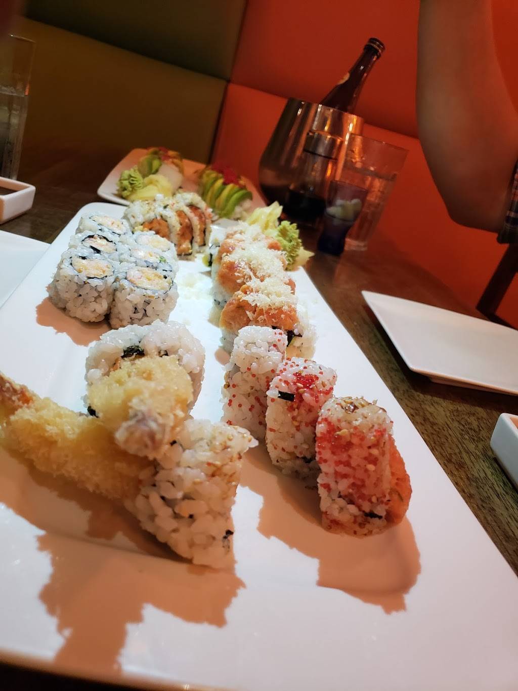 Aki Sushi | restaurant | 1531 York Ave, New York, NY 10028, USA | 2126288885 OR +1 212-628-8885