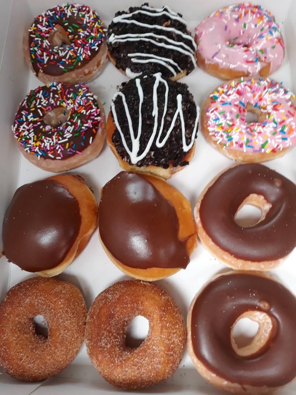 Krispy Kreme | bakery | 727 N Burkhardt Rd, Evansville, IN 47715, USA | 8124758419 OR +1 812-475-8419