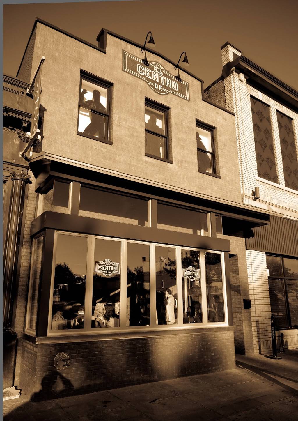 El Centro D.F. | restaurant | 1819 14th St NW, Washington, DC 20009, USA | 2023283131 OR +1 202-328-3131