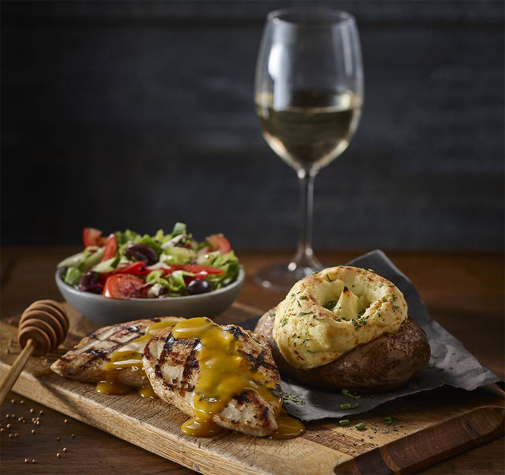 Barbies Resto Bar Grill | restaurant | 230 Boulevard Omer-Marcil, Saint-Jean-sur-Richelieu, QC J2W 2V1, Canada | 4503490033 OR +1 450-349-0033