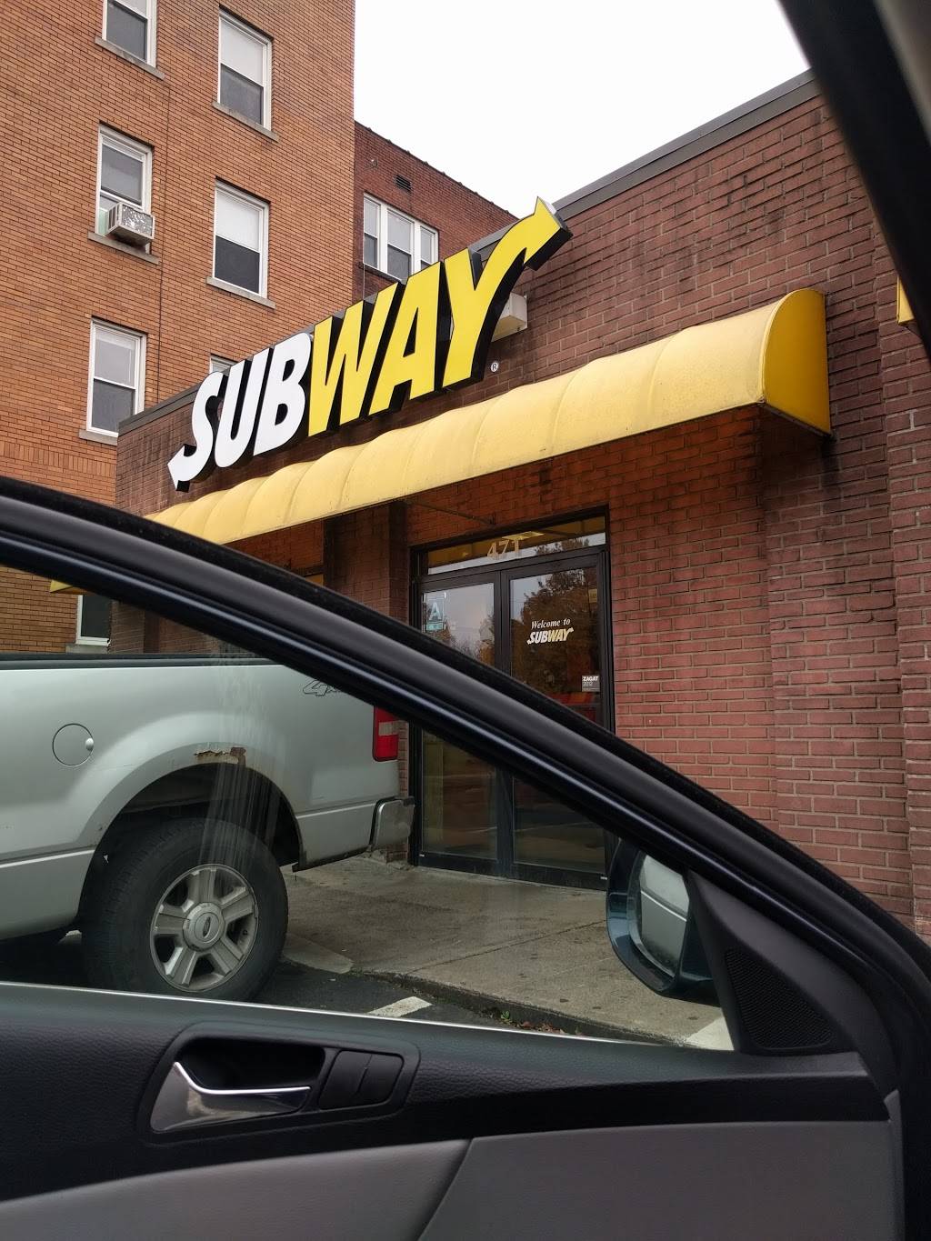 Subway | restaurant | 471 Farmington Ave, Hartford, CT 06105, USA | 8602325429 OR +1 860-232-5429
