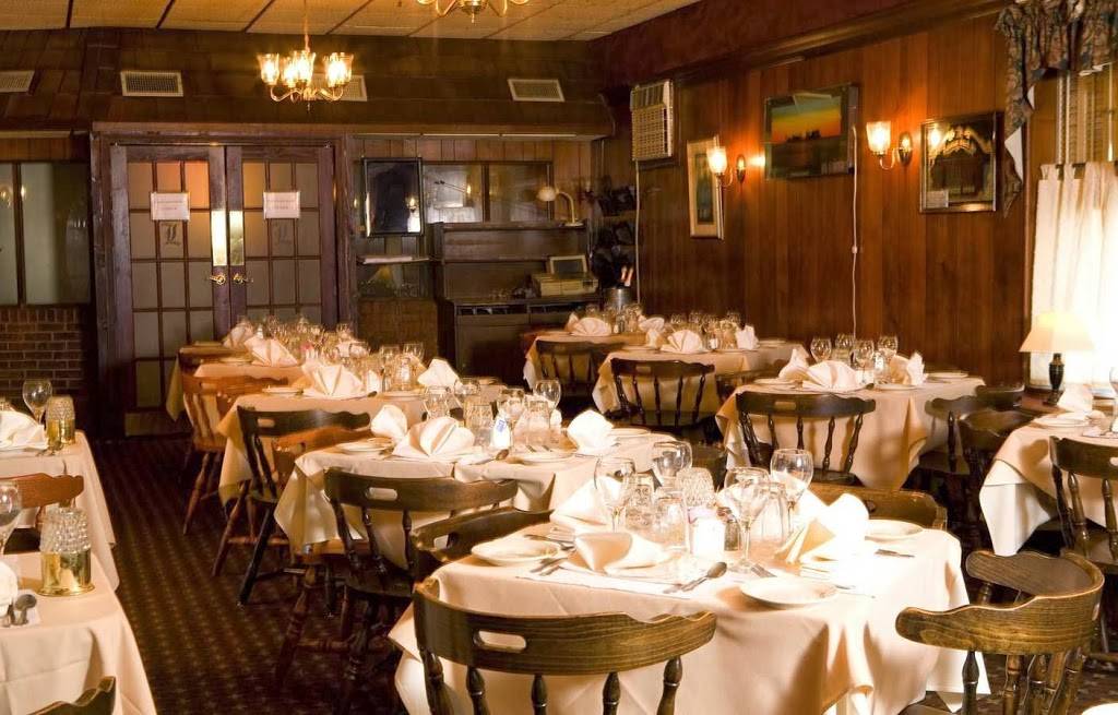 Lehmans Restaurant | restaurant | 400 Wanamaker Ave, Essington, PA 19029, USA | 6105211822 OR +1 610-521-1822