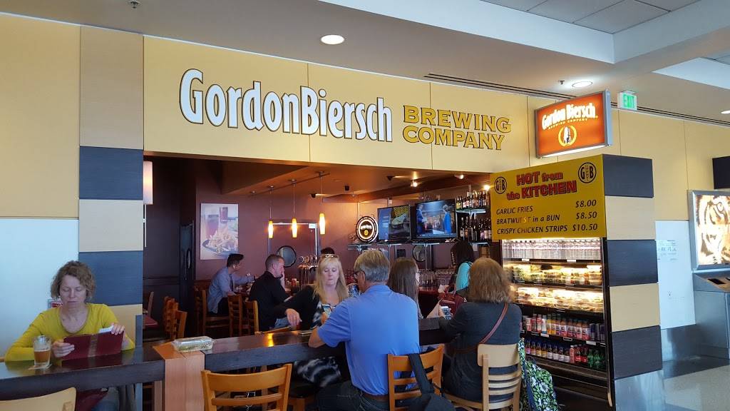 Gordon Biersch | restaurant | 1 Airport Dr, Oakland, CA 94621, USA | 4152438246 OR +1 415-243-8246