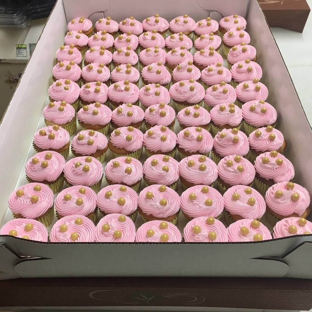 Northwoods Bakery & Cafe | restaurant | 115 Oak St E, Frederic, WI 54837, USA | 7153275509 OR +1 715-327-5509