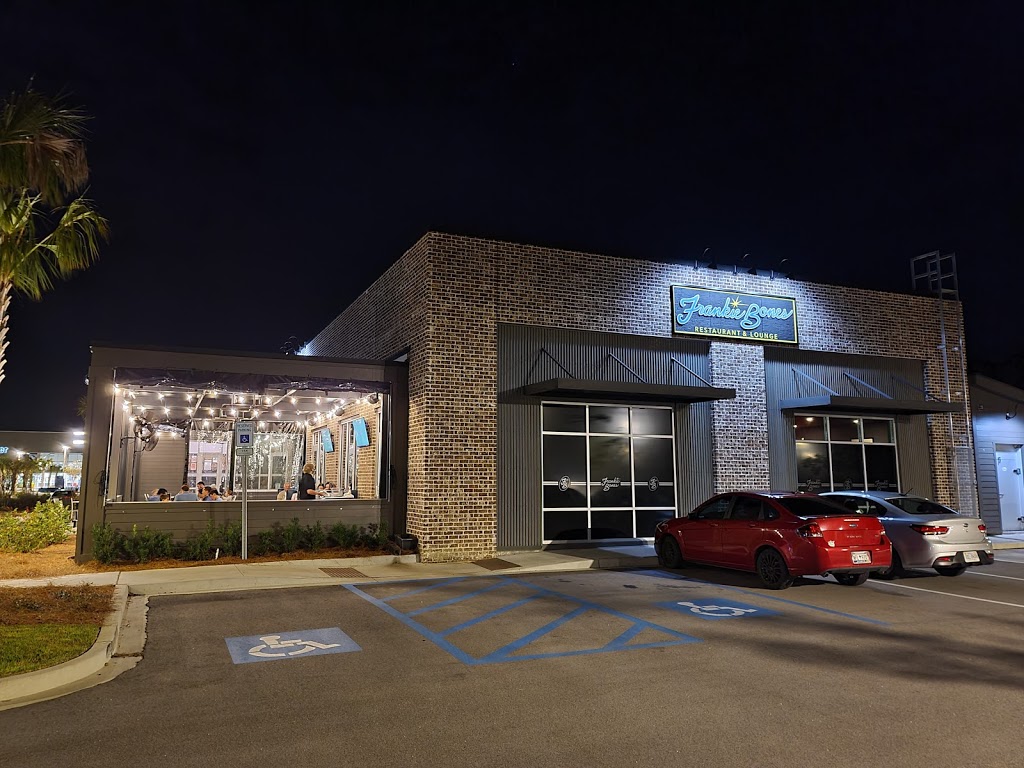 Frankie Bones-Bluffton | restaurant | 26 Discovery Dr, Bluffton, SC 29910, USA | 8437573423 OR +1 843-757-3423