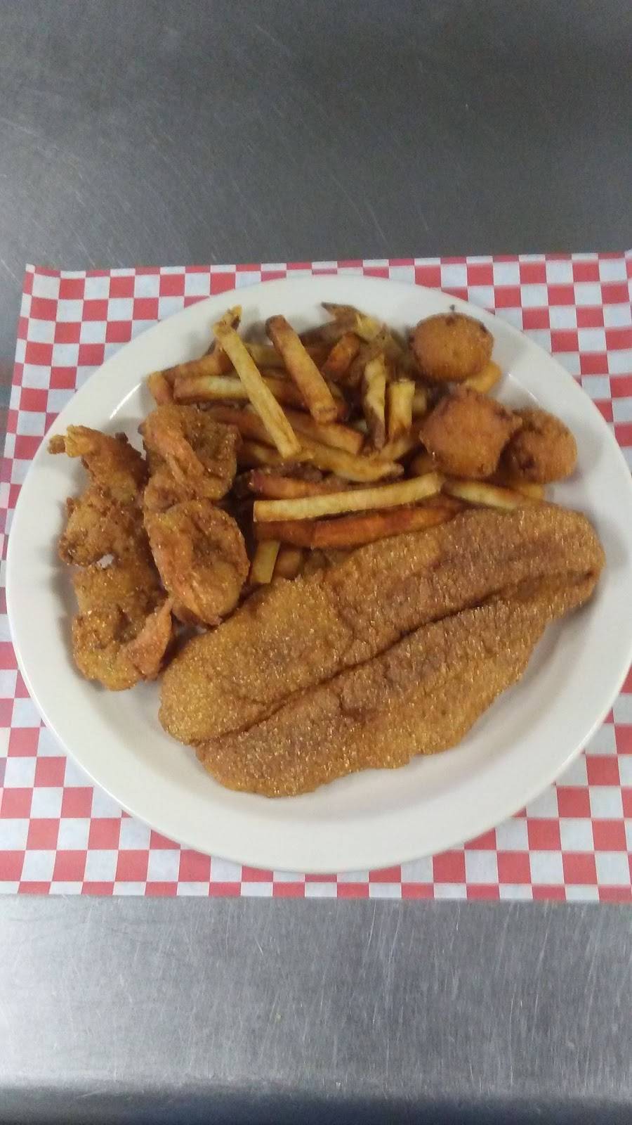 Lighthouse BBQ Cafe | restaurant | 18411 TX-60, Bay City, TX 77414, USA | 9798632328 OR +1 979-863-2328