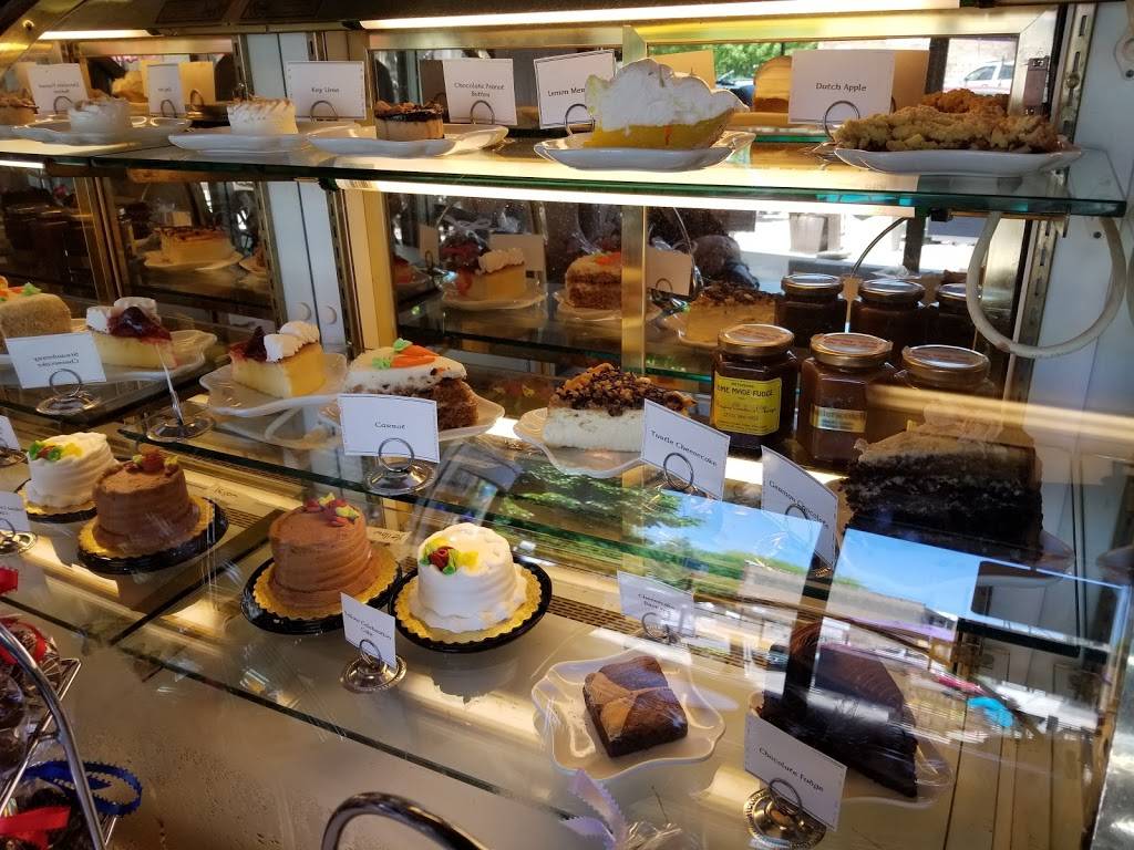 Margies Candies | restaurant | 1813 W Montrose Ave, Chicago, IL 60613, USA | 7733480400 OR +1 773-348-0400