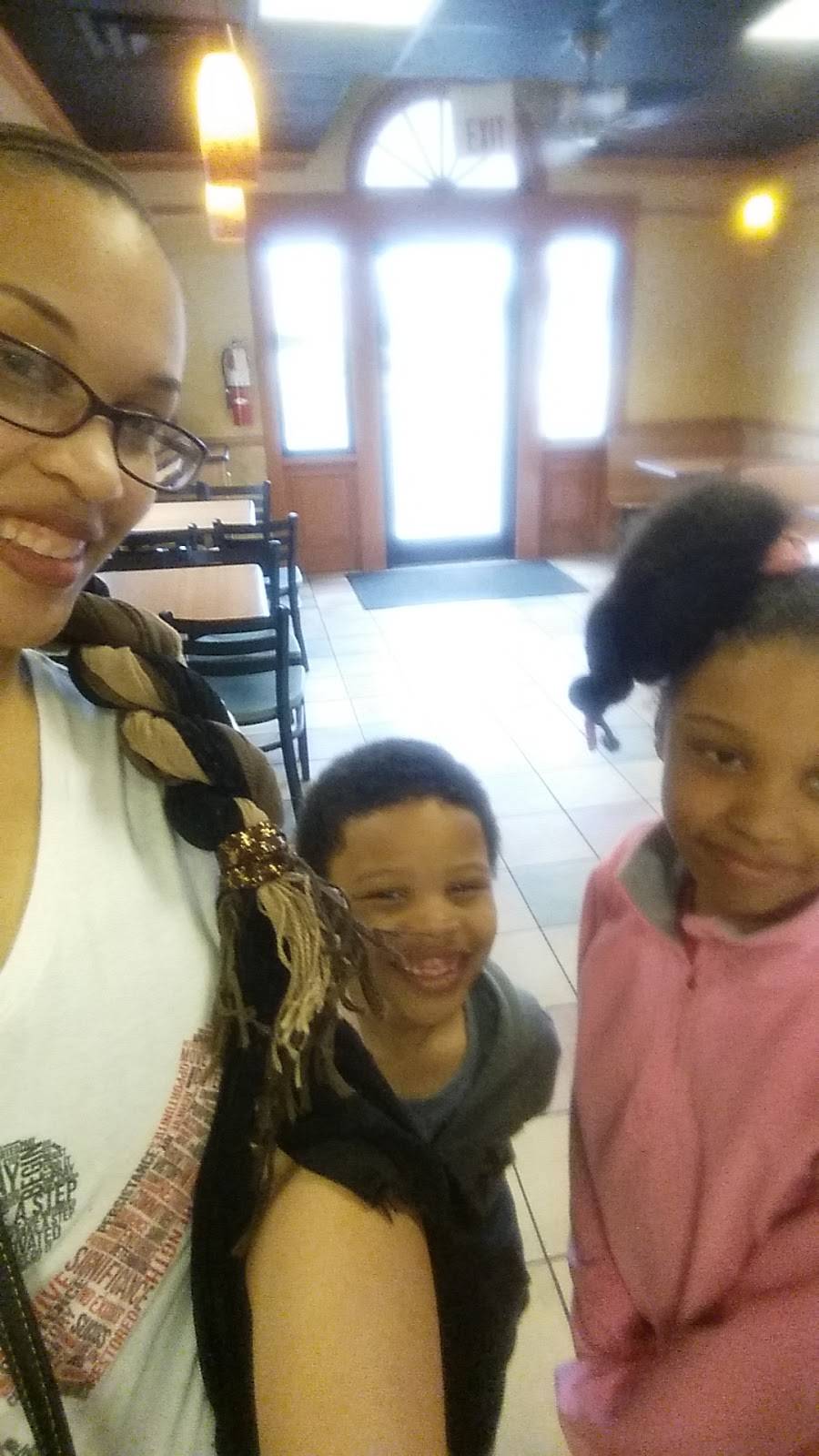 Subway | restaurant | 701 W Market St, Bolivar, TN 38008, USA | 7316586578 OR +1 731-658-6578