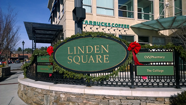 Starbucks | cafe | 101 Linden St, Wellesley, MA 02482, USA | 7812352390 OR +1 781-235-2390