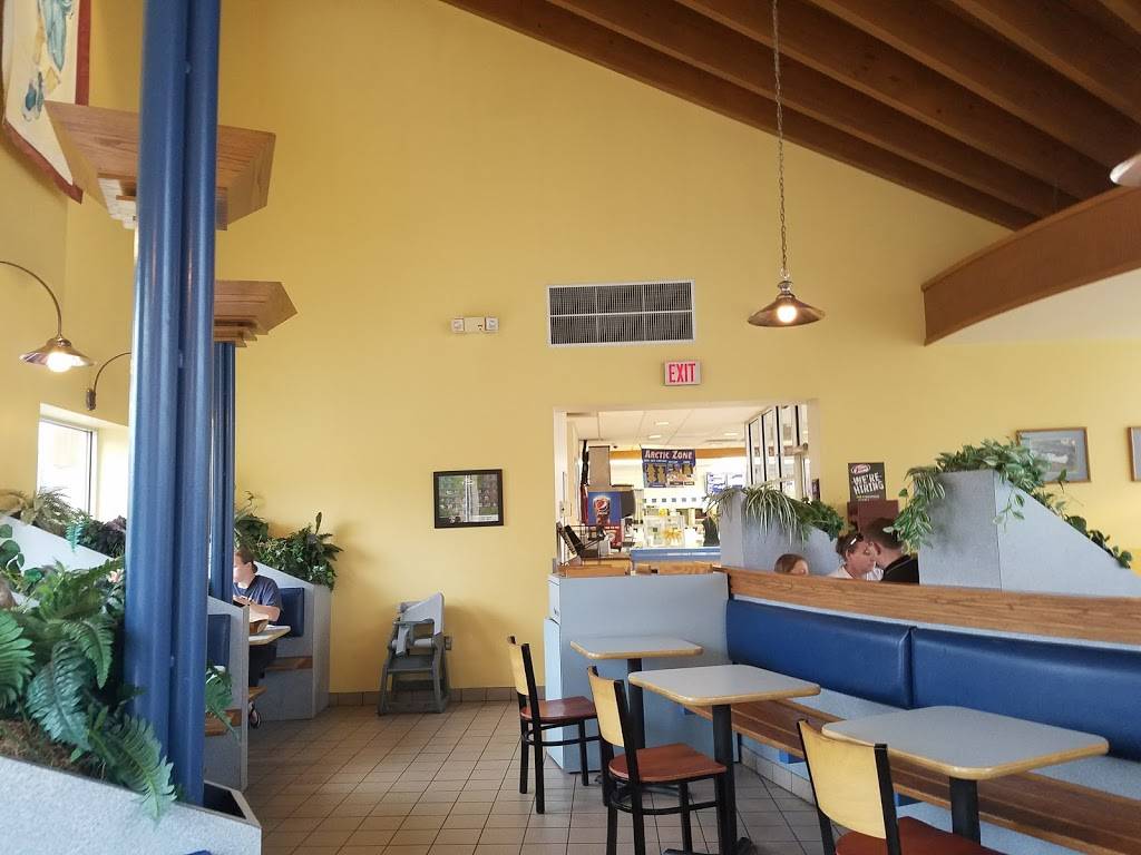 Toms Drive-In | restaurant | 701 E Wisconsin Ave, Appleton, WI 54911, USA | 9207319008 OR +1 920-731-9008