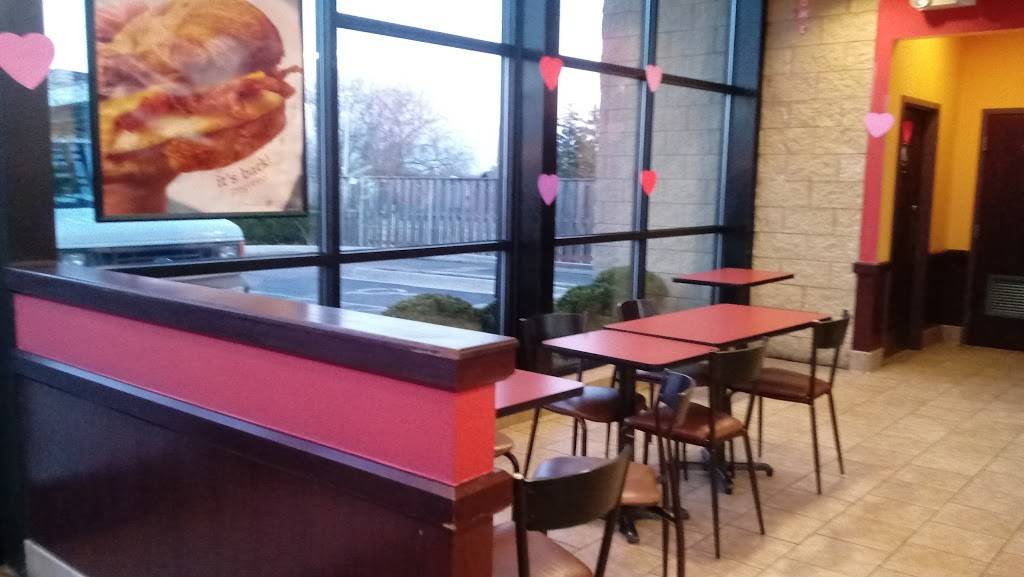 Dunkin | cafe | 369 E W Rollins Rd, Round Lake Beach, IL 60073, USA | 8477405535 OR +1 847-740-5535