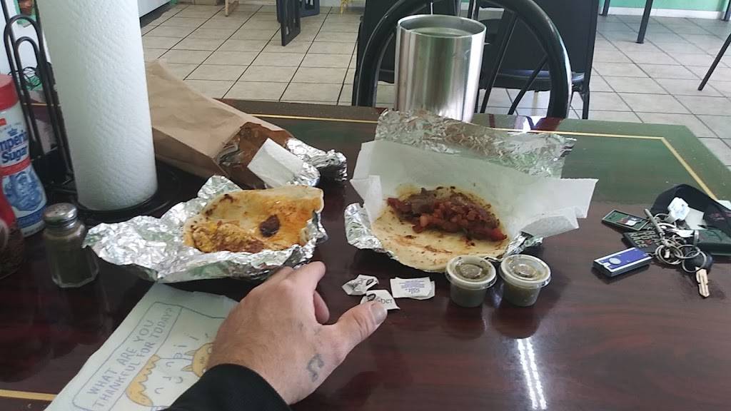 Rojas Tacos | restaurant | 400 S Main St, Taylor, TX 76574, USA | 5129452750 OR +1 512-945-2750