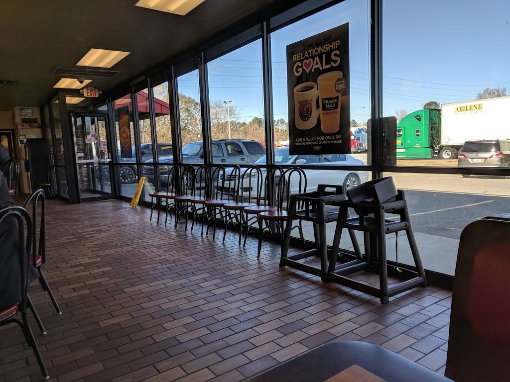 Waffle House | meal takeaway | 6941 GA-21, Port Wentworth, GA 31407, USA | 9129645488 OR +1 912-964-5488