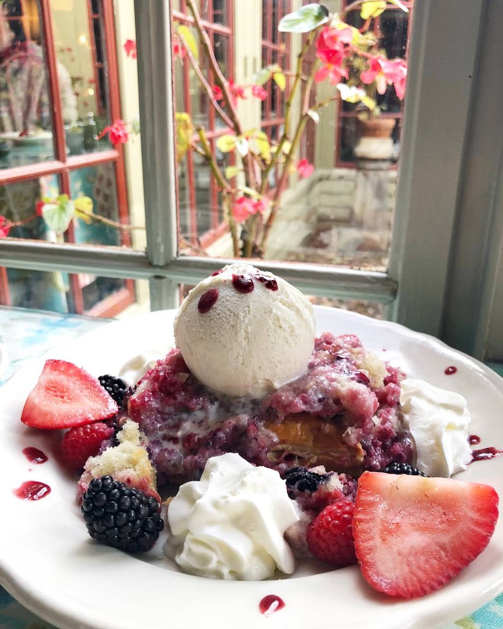 Grand Finale Restaurant | restaurant | 3 E Sharon Rd, Glendale, OH 45246, USA | 5137715925 OR +1 513-771-5925