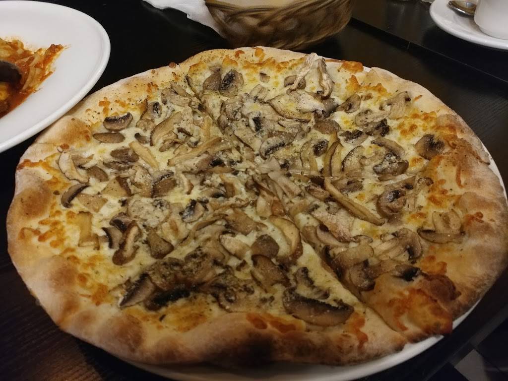 Oregano Pizza & Pasta | restaurant | 10909 Yonge St, Richmond Hill, ON L4C 3E3, Canada | 9058848600 OR +1 905-884-8600