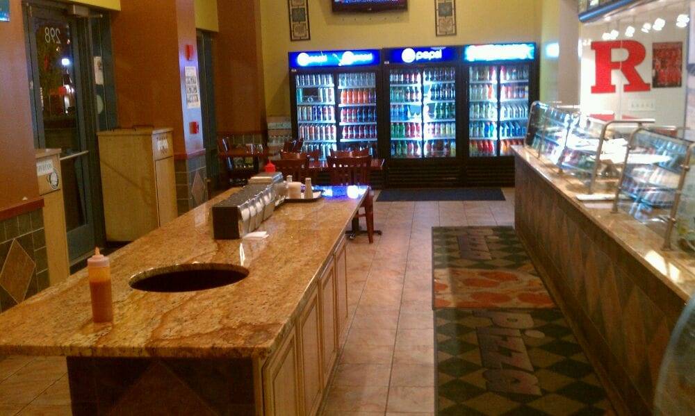 Douglas Pizza & Grill | restaurant | 298 George St, New Brunswick, NJ 08901, USA | 7325140097 OR +1 732-514-0097