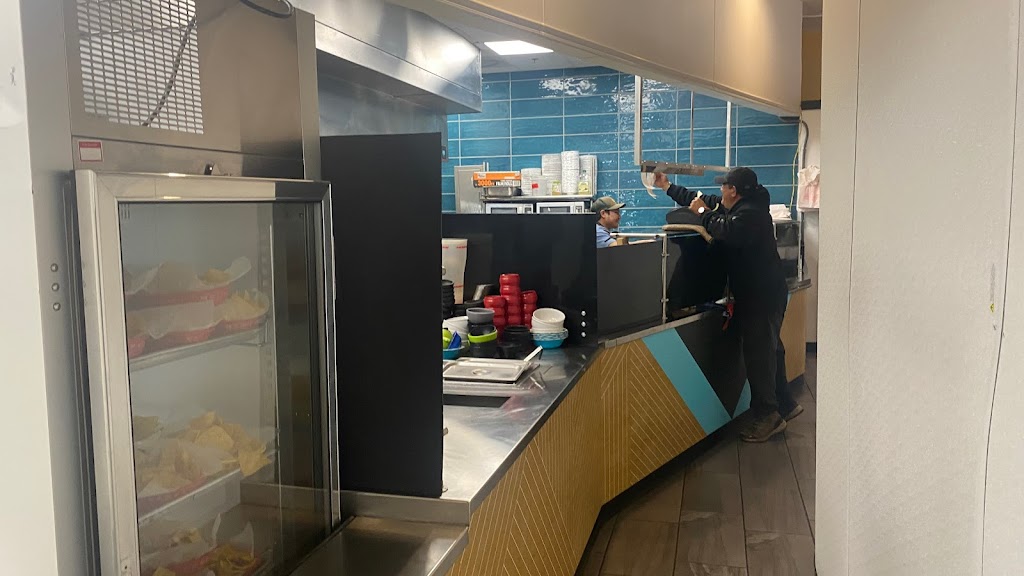 Ernesto’s Mexican Bar & Grill 54 | restaurant | 2065 E Parrish Ave Suite 100, Owensboro, KY 42303, USA | 2702402404 OR +1 270-240-2404