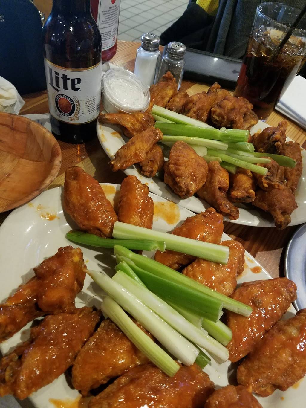 Yak-Zies Wrigleyville | restaurant | 3710 N Clark St, Chicago, IL 60613, USA | 7735259200 OR +1 773-525-9200