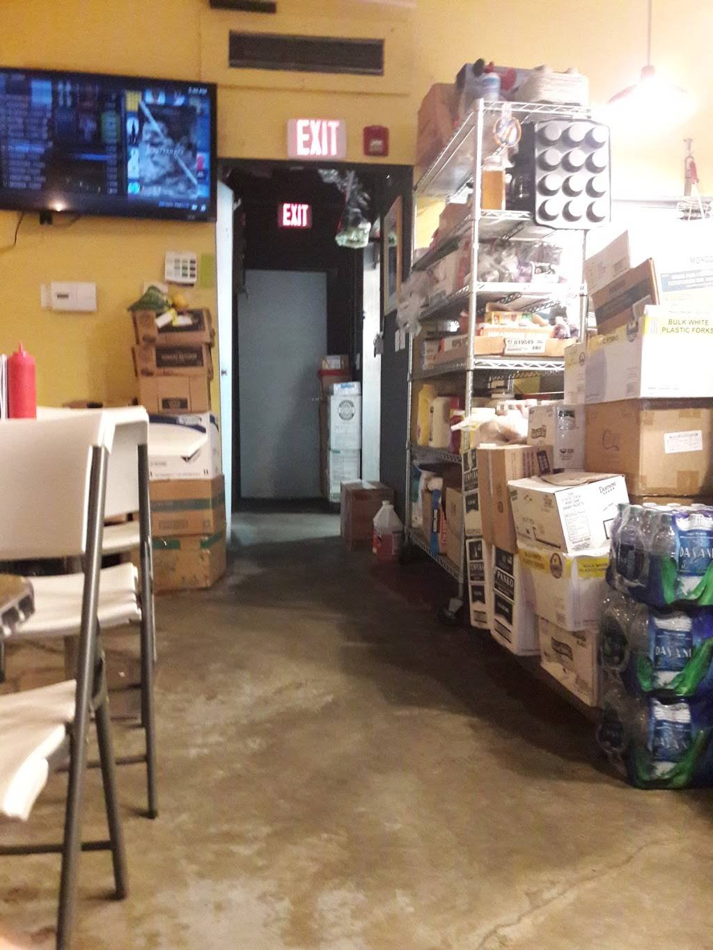 Muncheez | restaurant | 6640 Collins Ave, Miami Beach, FL 33141, USA | 3058688282 OR +1 305-868-8282