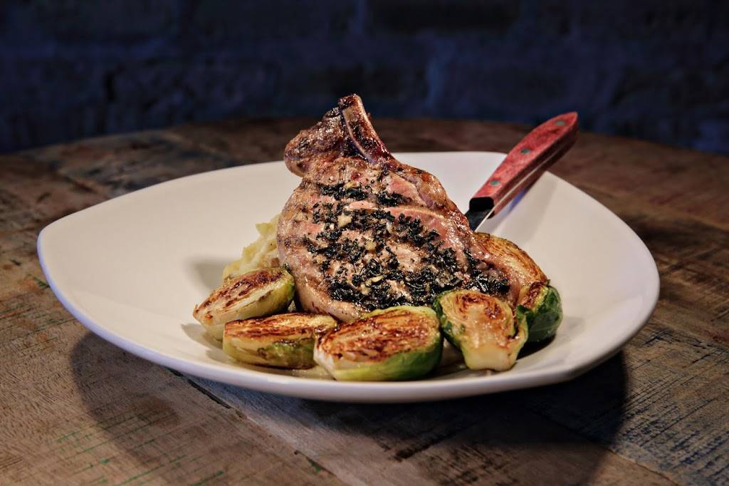 The Vine - Martini & Wine Bar | restaurant | 101 Center St, Grayslake, IL 60030, USA | 8475430900 OR +1 847-543-0900