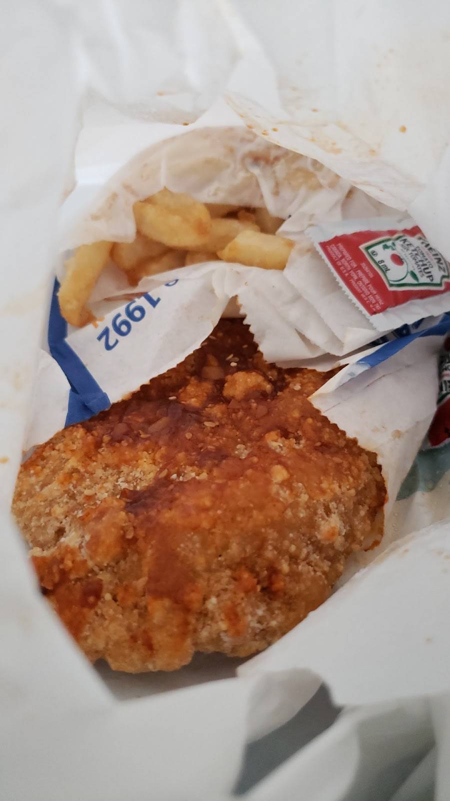 HOT STAR LARGE FRIED CHICKEN | restaurant | 1794 University Ave W, Windsor, ON N9B 1C4, Canada | 5199159091 OR +1 519-915-9091