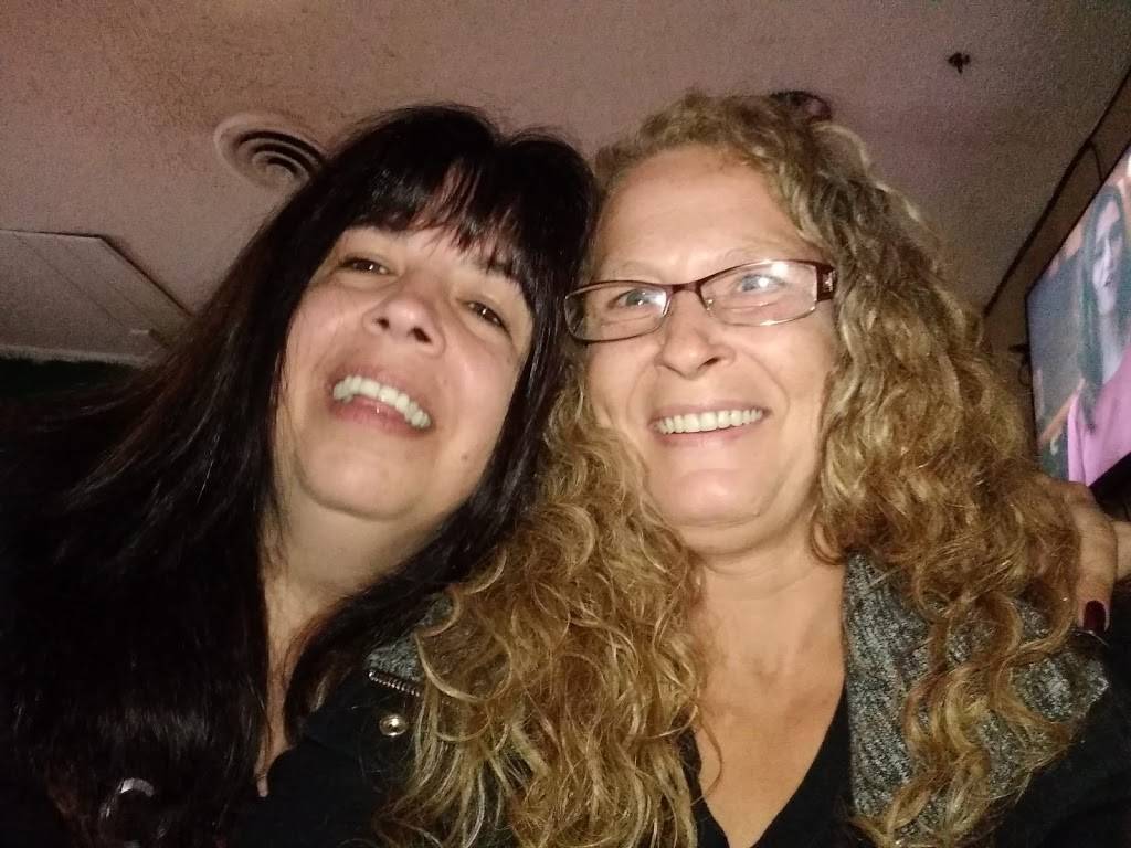 McGs Pub And Grub | restaurant | 6815 Memphis Ave, Cleveland, OH 44144, USA | 2167412346 OR +1 216-741-2346