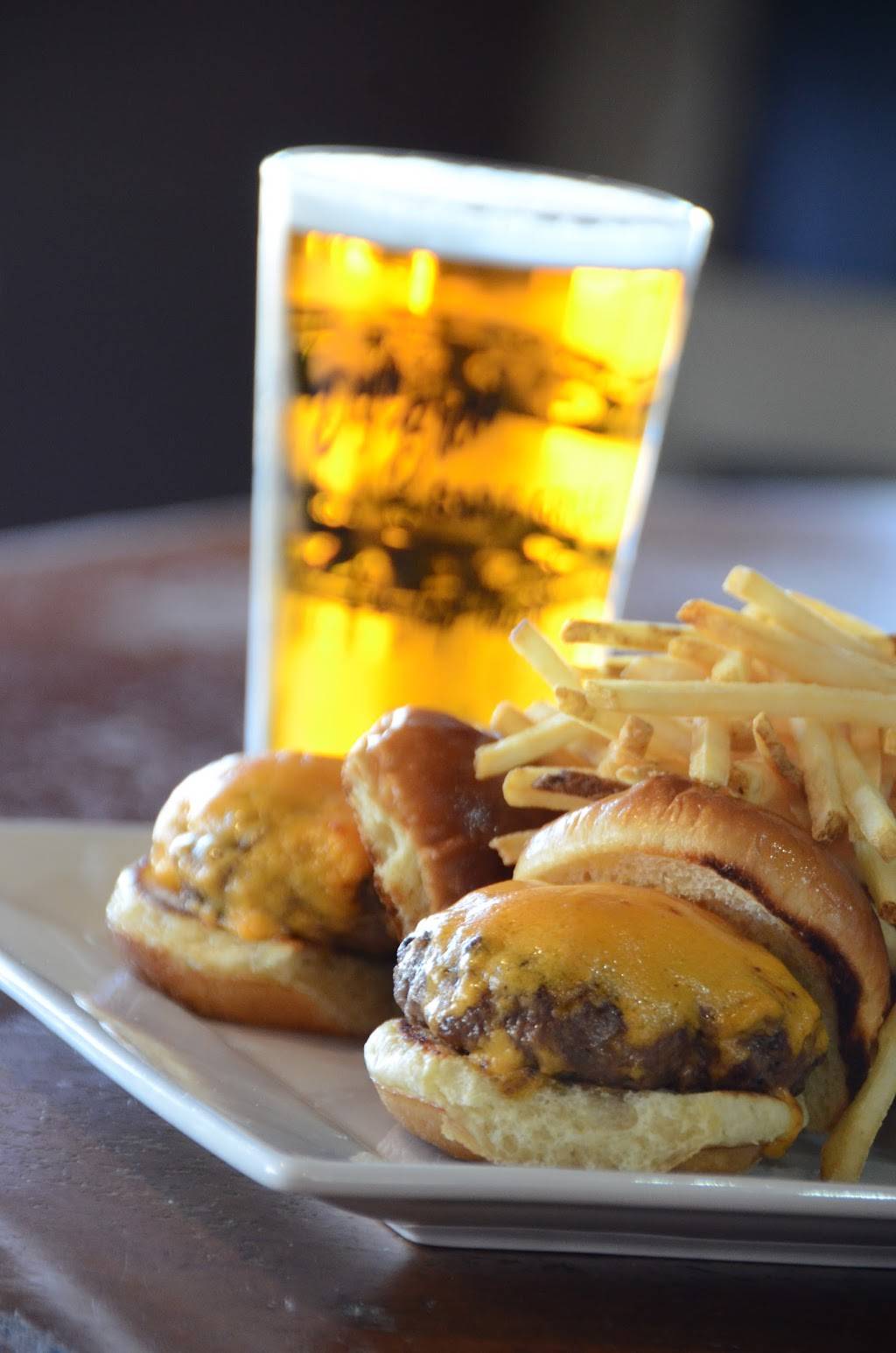 Deja Brew Bar & Grill | restaurant | 5219 95th St, Oak Lawn, IL 60453, USA | 7084230484 OR +1 708-423-0484