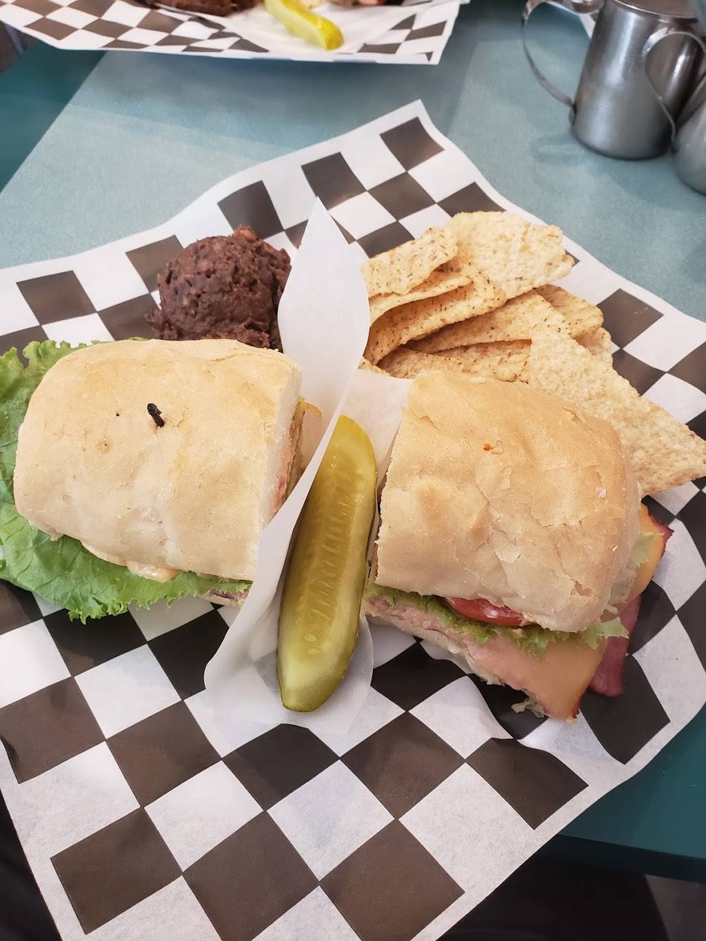 Centre Street Café | cafe | 3404, 1125 Centre St, Traverse City, MI 49686, USA | 2319465872 OR +1 231-946-5872