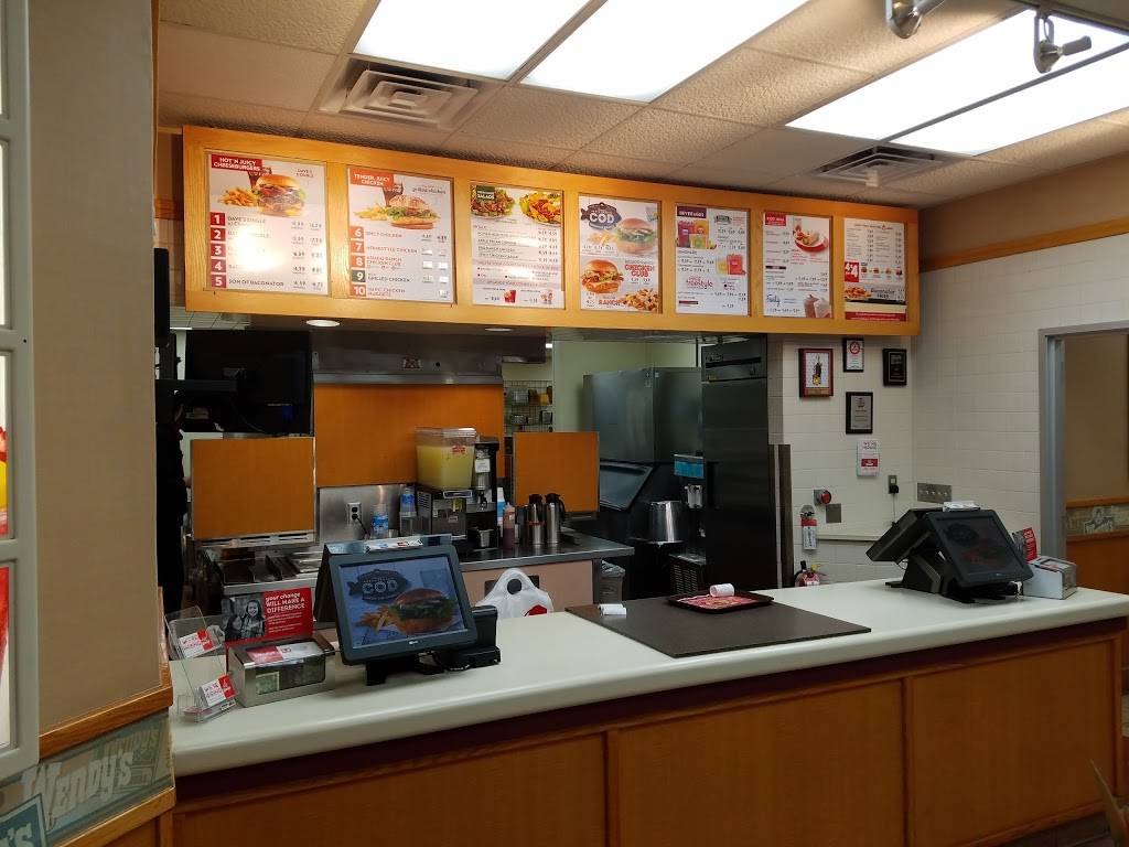 Wendys | restaurant | 500 N Green Valley Pkwy, Henderson, NV 89074, USA | 7022637480 OR +1 702-263-7480