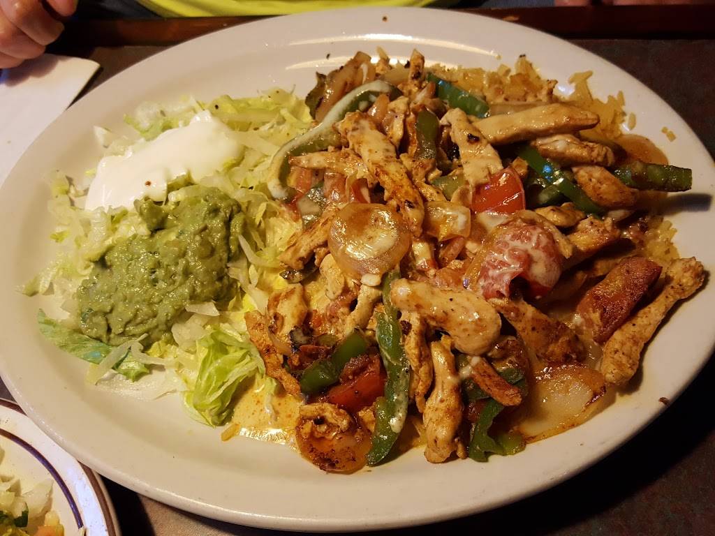 Casa Grande | restaurant | 2027 N Westwood Blvd, Poplar Bluff, MO 63901, USA | 5737279585 OR +1 573-727-9585