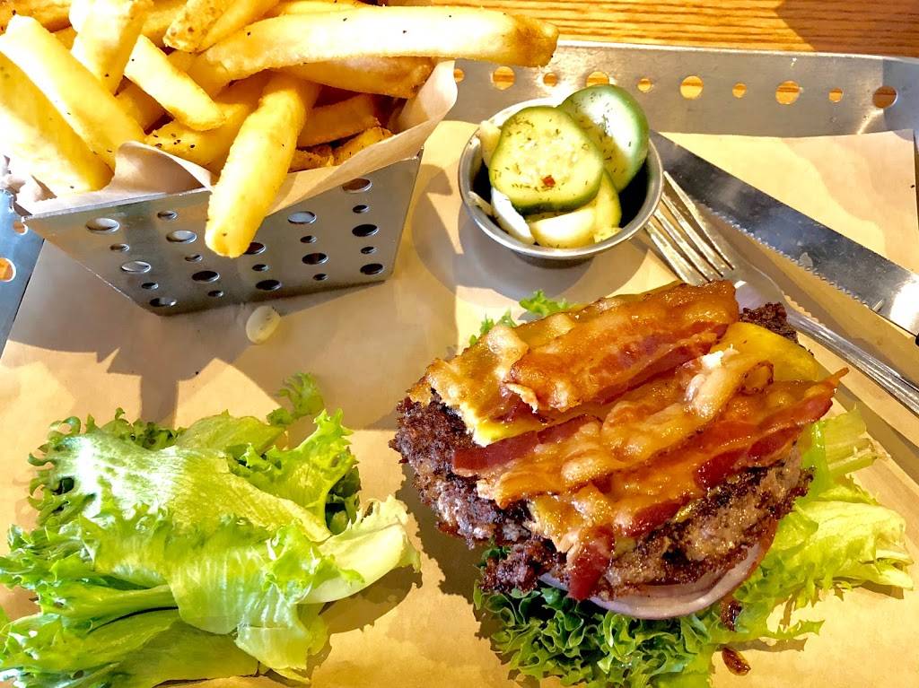 Chilis Grill & Bar | restaurant | 3766 13400 S, Riverton, UT 84065, USA | 8012549800 OR +1 801-254-9800