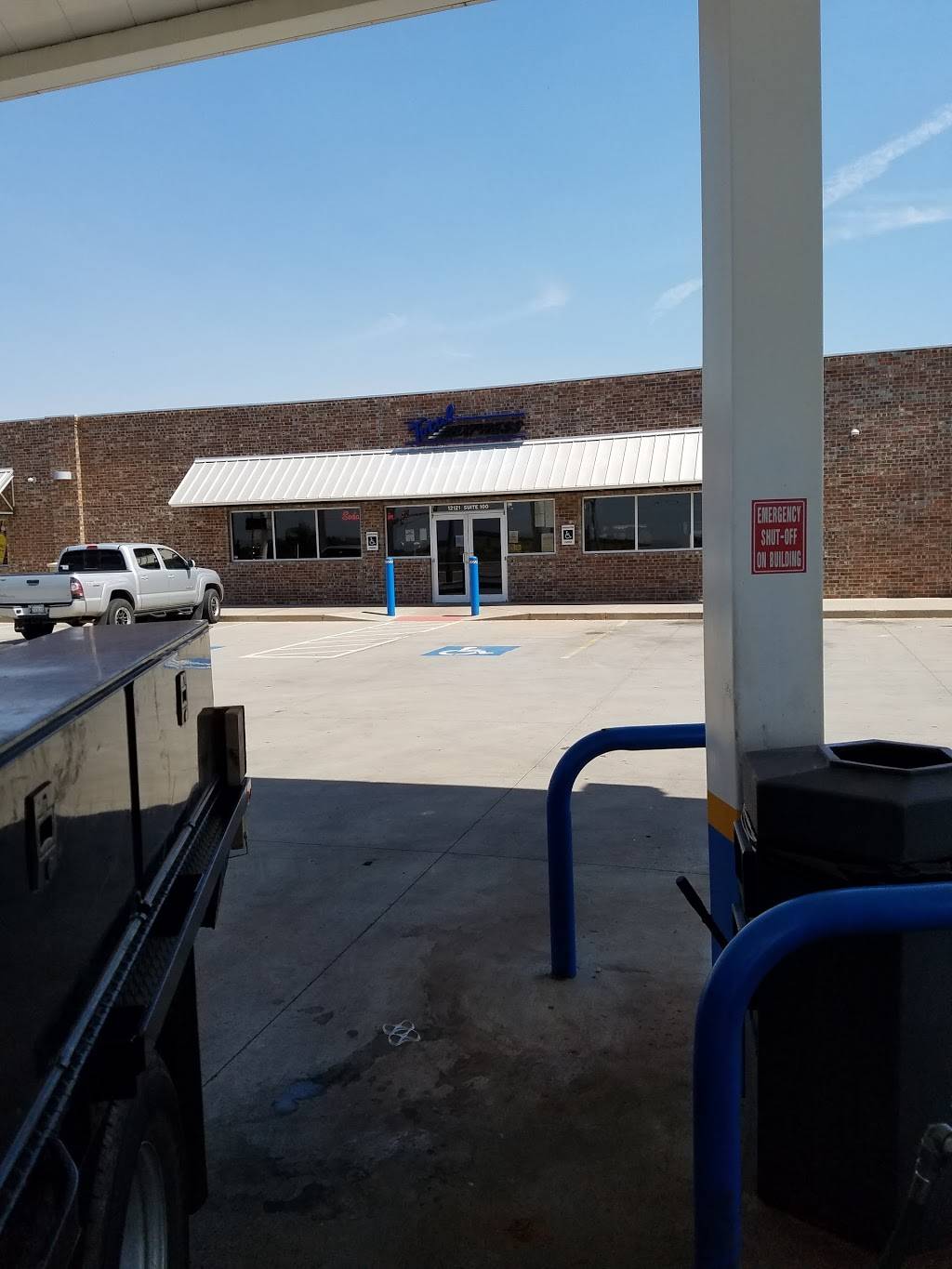 Total Express #2 | meal takeaway | 8709, 12121 Northwest Expy, Yukon, OK 73099, USA | 4053730839 OR +1 405-373-0839