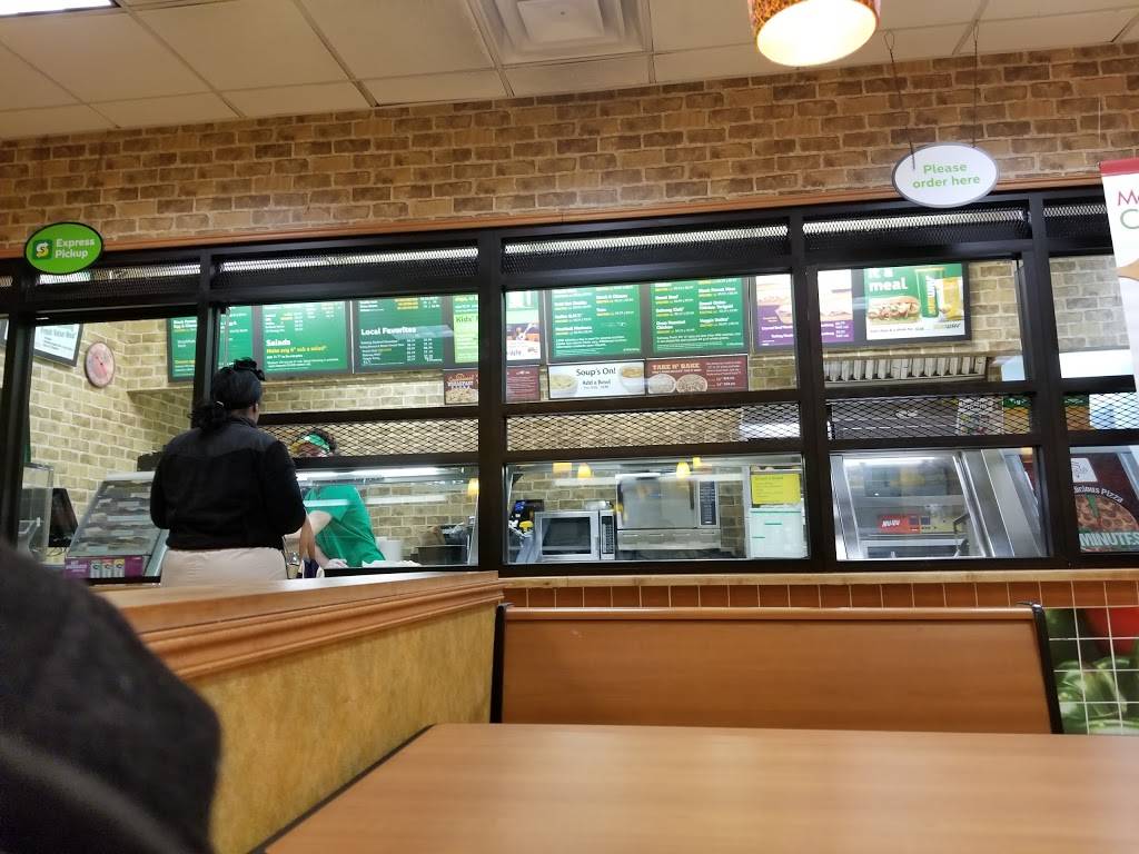 Subway | restaurant | 18288 Grand River Ave, Detroit, MI 48223, USA | 3138354669 OR +1 313-835-4669