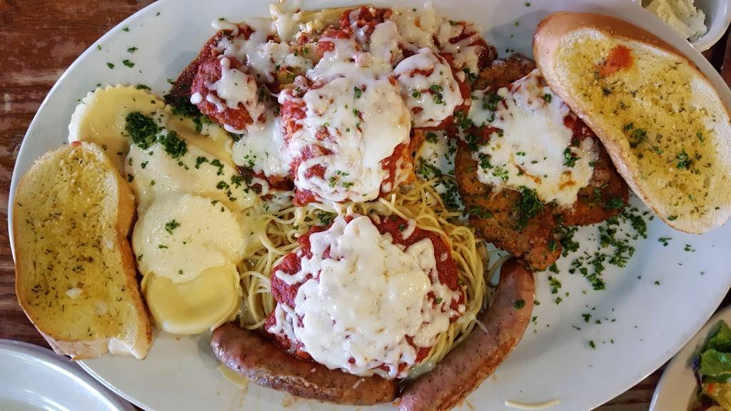 Spaghetti Warehouse | restaurant | 1815 N Market St, Dallas, TX 75202, USA | 2146518475 OR +1 214-651-8475