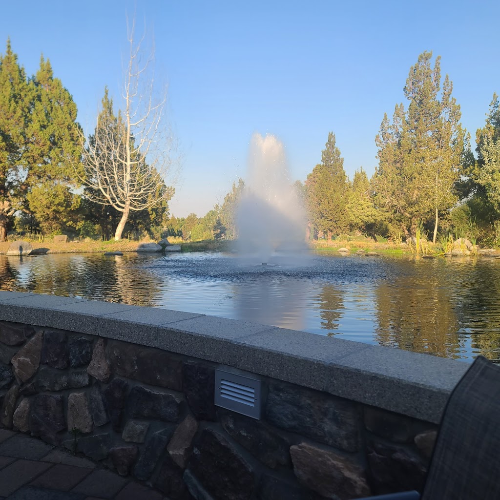 Silverleaf Café | restaurant | 7535 Falcon Crest Dr #300, Redmond, OR 97756, USA | 5415487558 OR +1 541-548-7558