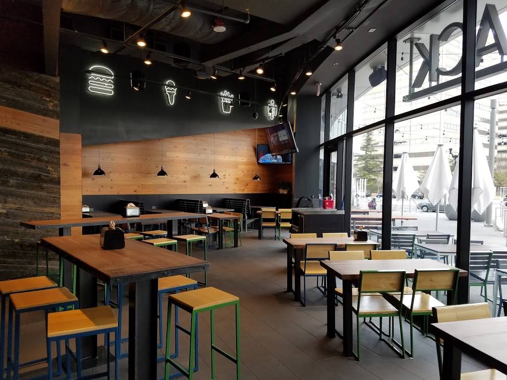 Shake Shack | restaurant | 1100 S Hayes St space h25, Arlington, VA 22202, USA | 7034540552 OR +1 703-454-0552