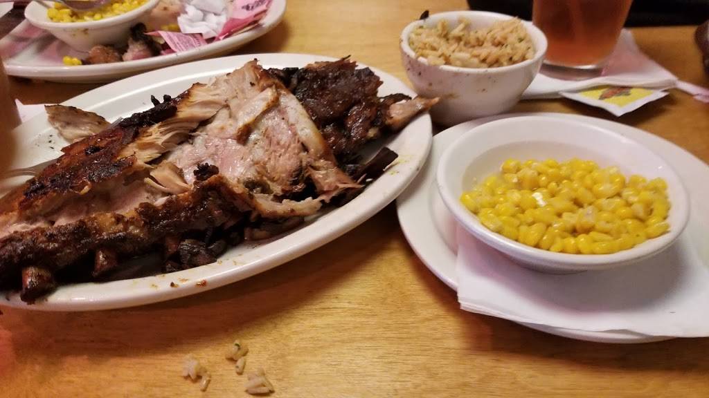 Texas Roadhouse | restaurant | 511 Clairton Blvd, Pittsburgh, PA 15236, USA | 4126557427 OR +1 412-655-7427