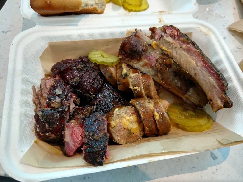 Dickeys Barbecue Pit | restaurant | Dallas Love Field Airport (DAL), 8006 Cedar Springs Road, Dallas, TX 75235, USA | 2143587277 OR +1 214-358-7277
