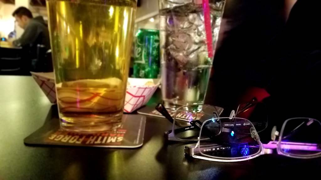 Easy Monkey Taphouse | restaurant | 17537 15th Ave NE B, Shoreline, WA 98155, USA | 2064201326 OR +1 206-420-1326