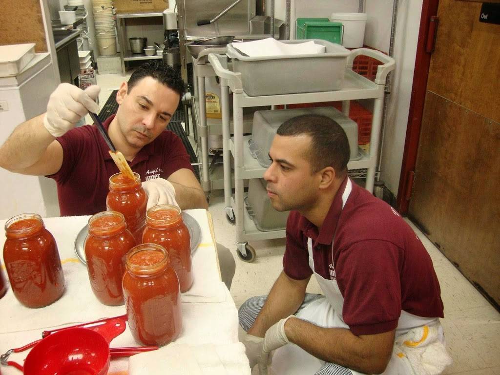 Augies Athuteic Italian Sauces | restaurant | 30 Germantown Rd, Danbury, CT 06810, USA | 2037300305 OR +1 203-730-0305