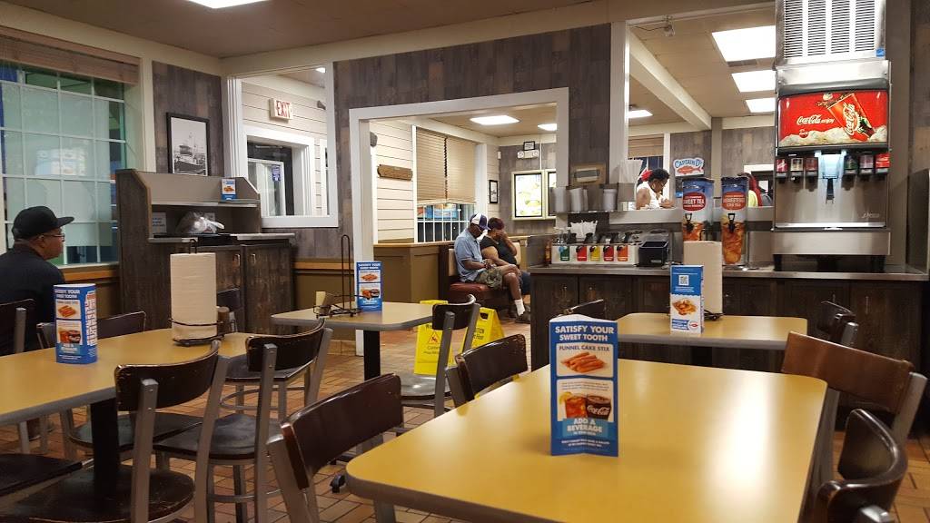 Captain Ds | restaurant | 920 S Grand Blvd, St. Louis, MO 63103, USA | 3147729775 OR +1 314-772-9775