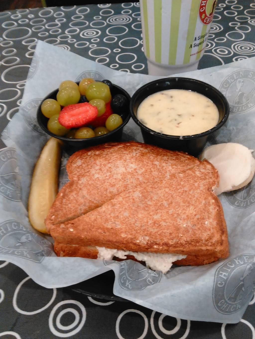 Chicken Salad Chick | restaurant | 6535 Youree Dr, Shreveport, LA 71105, USA | 3182521493 OR +1 318-252-1493