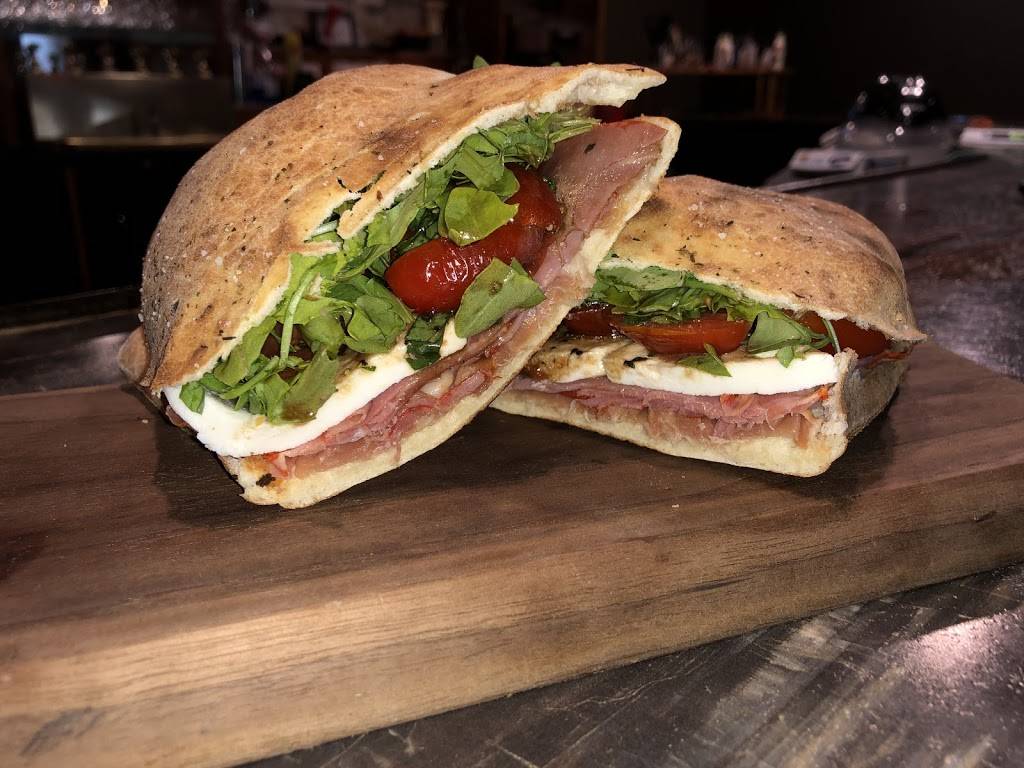 DeLuca’s Pizza Pub | restaurant | 3700 Massillon Rd Suite 220, Uniontown, OH 44685, USA | 2342940640 OR +1 234-294-0640