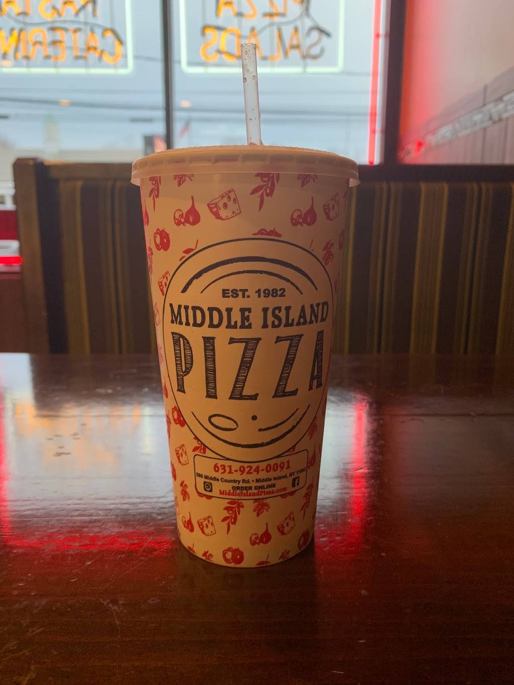 Middle Island Pizza | restaurant | 586 Middle Country Rd, Middle Island, NY 11953, USA | 6319240091 OR +1 631-924-0091