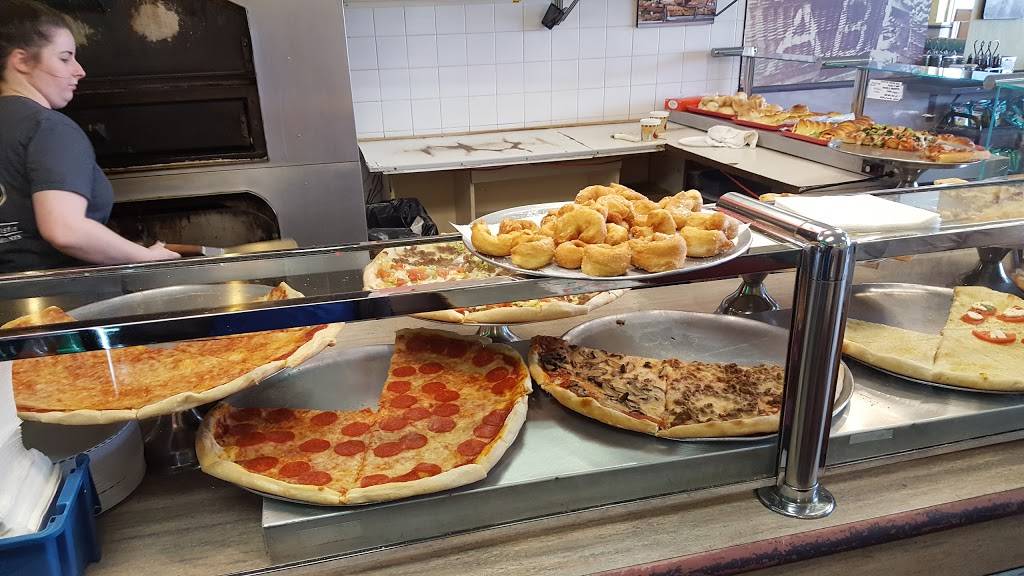 Mister P Pizza & Pasta | restaurant | 7138 Ridge Ave, Philadelphia, PA 19128, USA | 2155096000 OR +1 215-509-6000