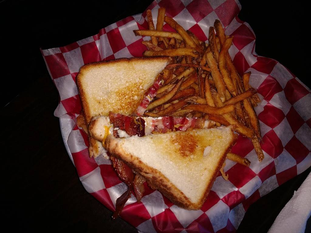 Sheltons Bar | restaurant | 2016 W Farmington Rd, West Peoria, IL 61604, USA | 3099815635 OR +1 309-981-5635