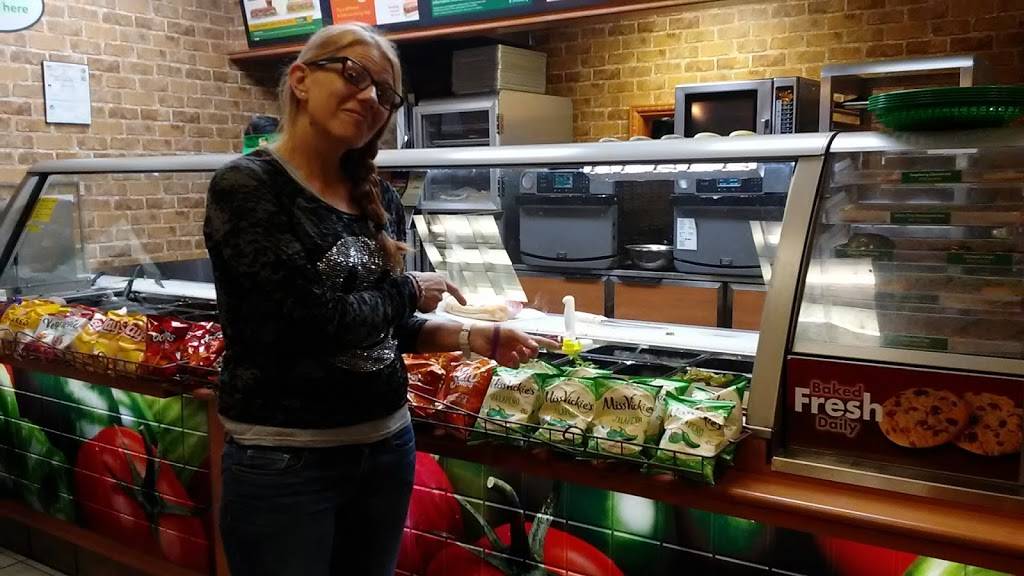 Subway | restaurant | 302 S French Ave, Sanford, FL 32771, USA | 4078785438 OR +1 407-878-5438