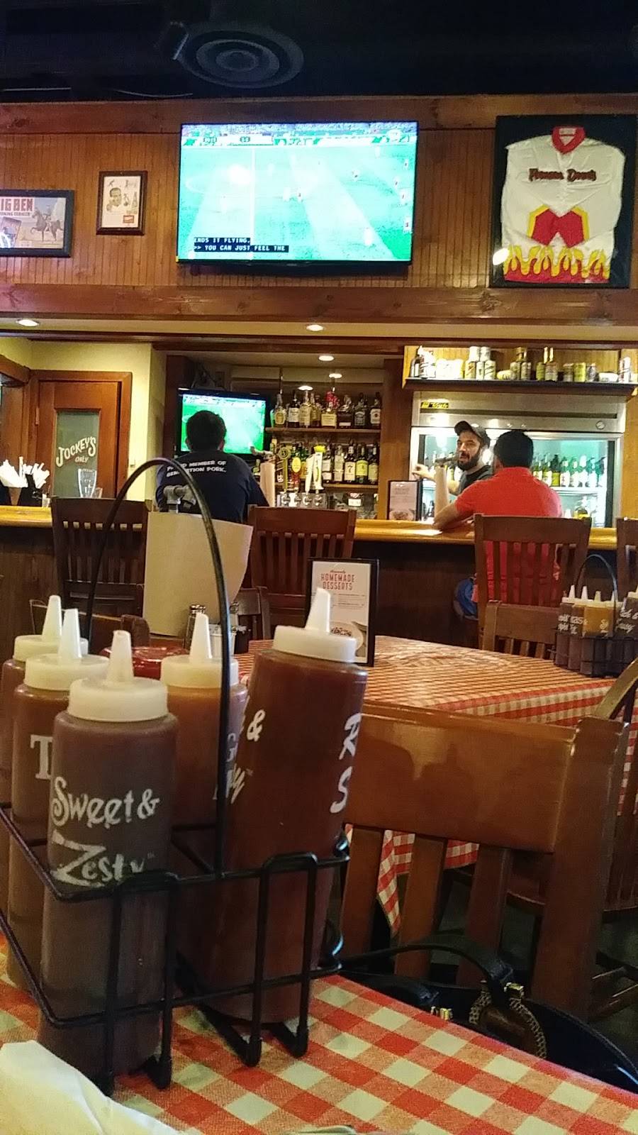 Famous Daves Bar-B-Que | restaurant | 8605 Citadel Way, Louisville, KY 40220, USA | 5024932812 OR +1 502-493-2812